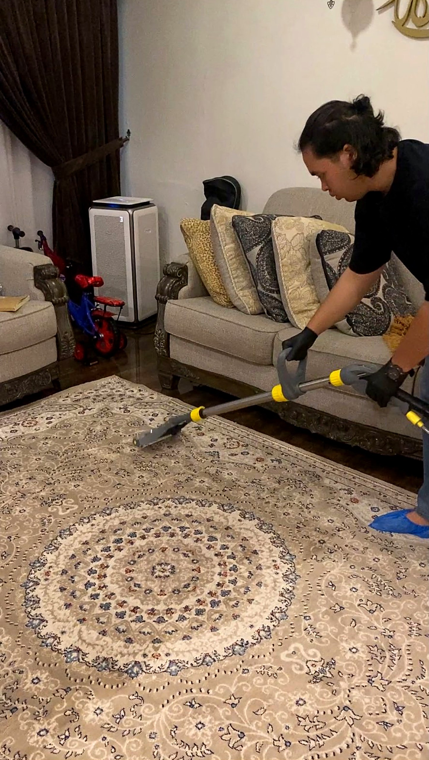 AMD CLEAN carpet cleaning in action