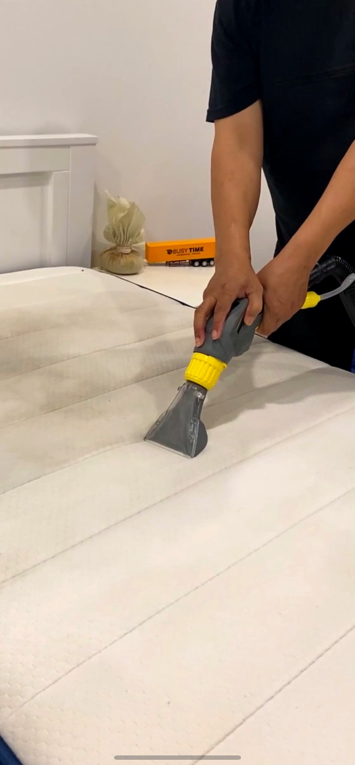 AMD CLEAN mattress cleaning in action